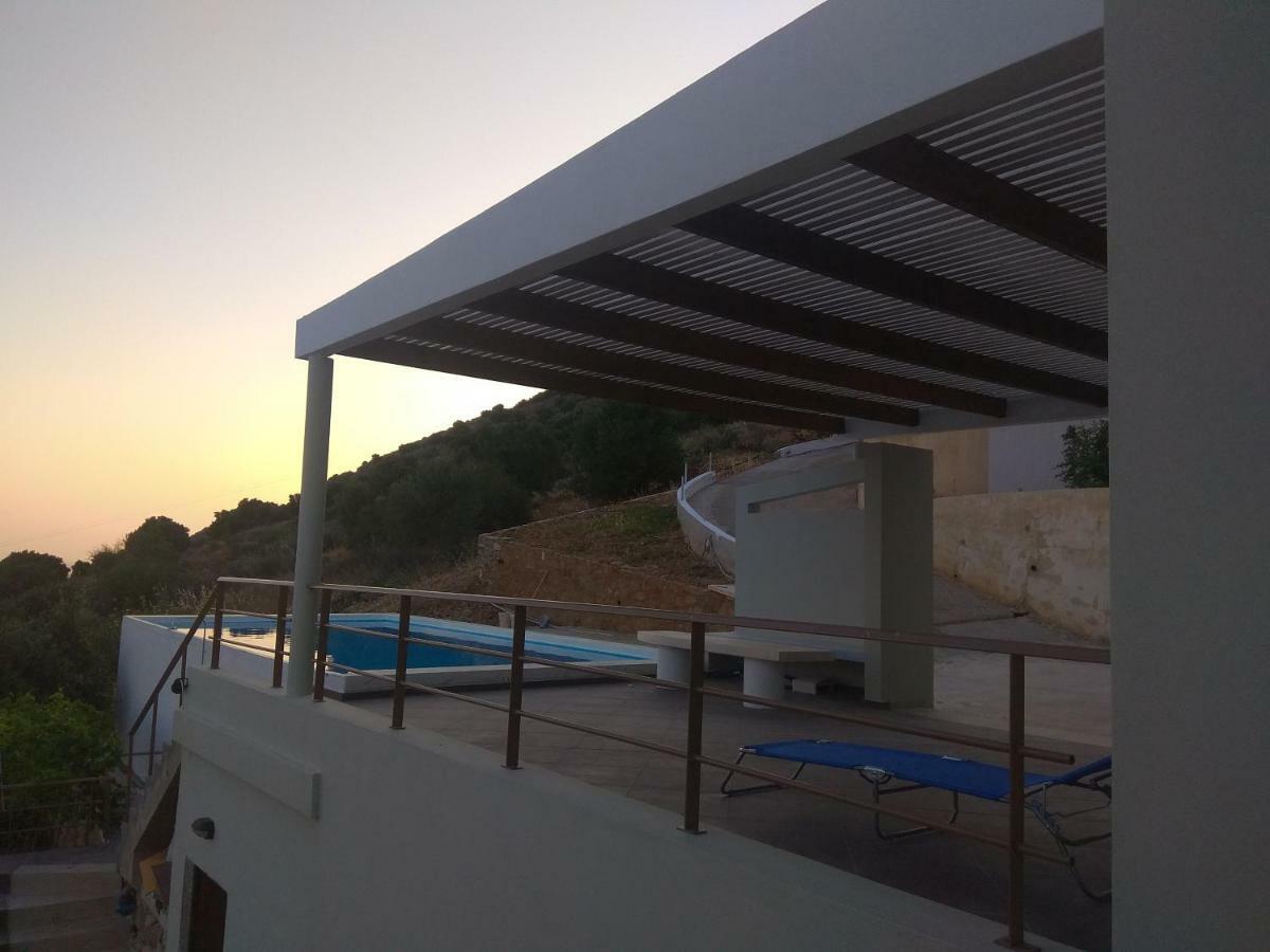 Villa Gusta Tholos  Buitenkant foto
